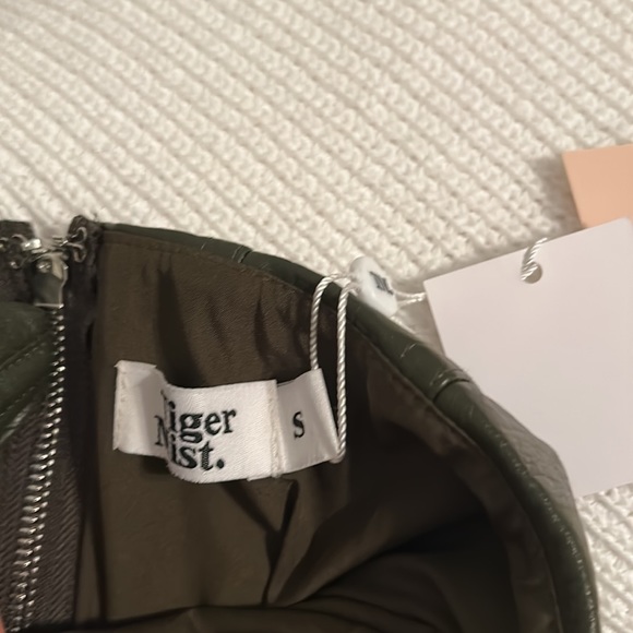 Green corset top - Picture 2 of 4